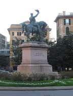Foto: statua di Giuseppe Mazzini in piazza Corvetto © I rolli