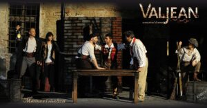 Foto di scena: Marius e i rivoltosi in Valjean al Politeatro di Milano