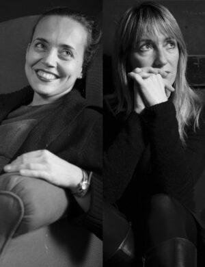 Foto: Debora Virello e Susanna Baccari, autrici di A parole, in scena al Teatro Leonardo di Milano, produzione Quelli di Grock
