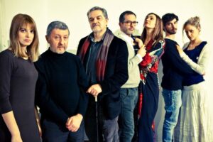 Foto: cast de “Il Gabbiano” di Anton Čechov, adattamento e regia di Antonio Syxty, in scena fino al 22 febbraio 2015 al Teatro Litta di Milano