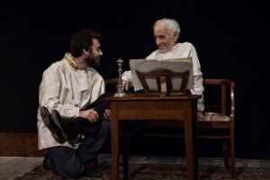 Foto di scena: La morte di Ivan Il’ic – Massimo De Vita (al centro) e Stefano Grignani © Teatro Officina