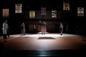 Foto di scena: Il seme della violenza © Laila Pozzo - Teatro Elfo Puccini di Milano, Sala Shakespeare, dal 7 giugno al 2 luglio 2021 