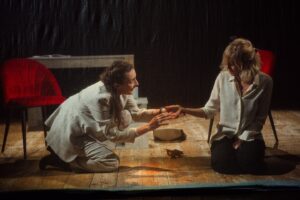 Foto di scena: Sybil – Da sin. Federica Bognetti e Silvia Giulia Mendola - Milano, PACTA SALONE, dal 25 al 27 ottobre 2022