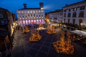 Foto: Illumi(n)a Piazza Vecchia Bergamo Alta © 2021 Giovanni Diffidenti  