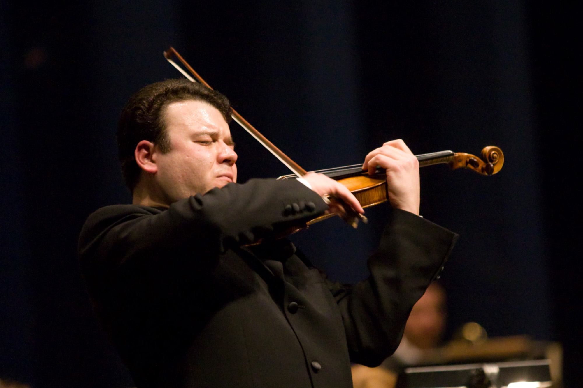 laVerdi. Vadim Gluzman debutta con il concerto per violino di Cajkovskij