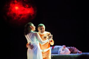 Foto di scena: Solaris, Debora Zuin e Antonio Rosti © CTB Centro Teatrale Bresciano