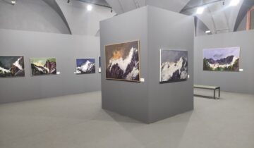 Oltre 300 persone all’inaugurazione della mostra di Sandra Tenconi  dedicata alle montagne